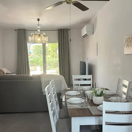 2-bedroom Townhouse With Pool In Pafos