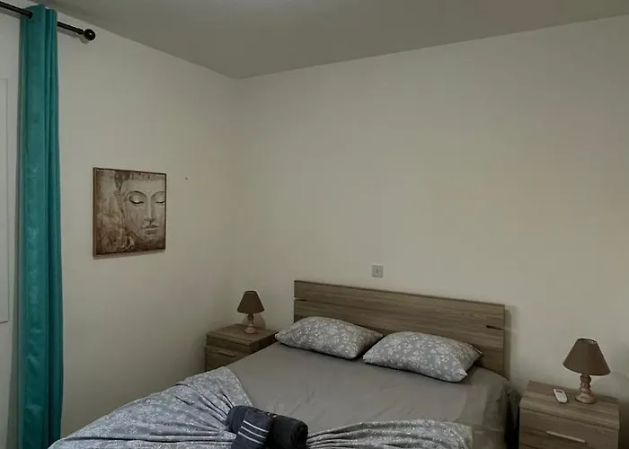 別荘 2-bedroom Townhouse With Pool In パ フォス