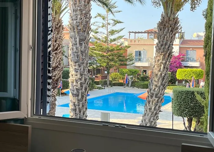 2-bedroom Townhouse With Pool In 別荘 パ フォス