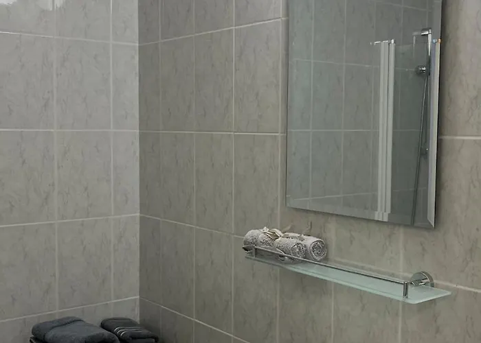 2-bedroom Townhouse With Pool In * パ フォス