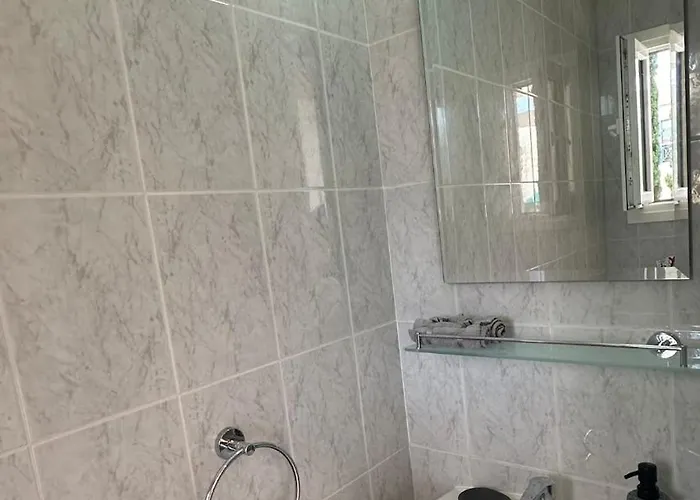 2-bedroom Townhouse With Pool In 別荘