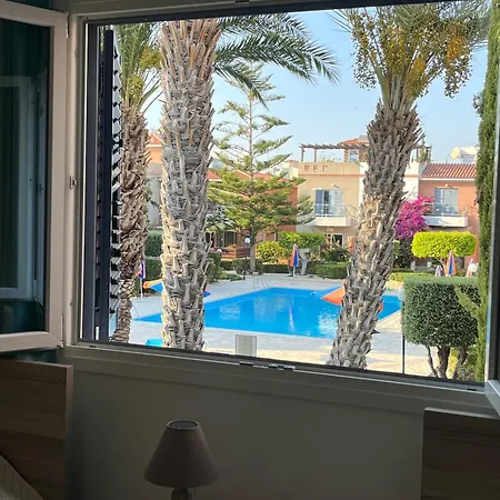 2-bedroom Townhouse With Pool In Ferienhaus Paphos