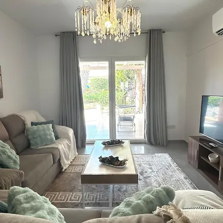 Ferienhaus 2-bedroom Townhouse With Pool In *
